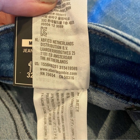 Abercrombie & Fitch Mid Rise Jean Legging, Medium Wash, Size: 32/14R - Picture 5 of 7